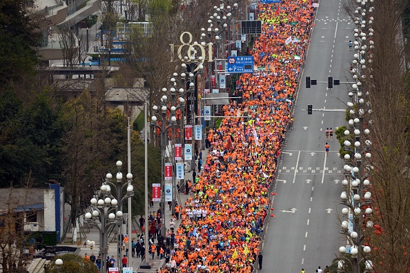 000 people took part in the Chongqing marathon in China on March 19 this year. On the numbers