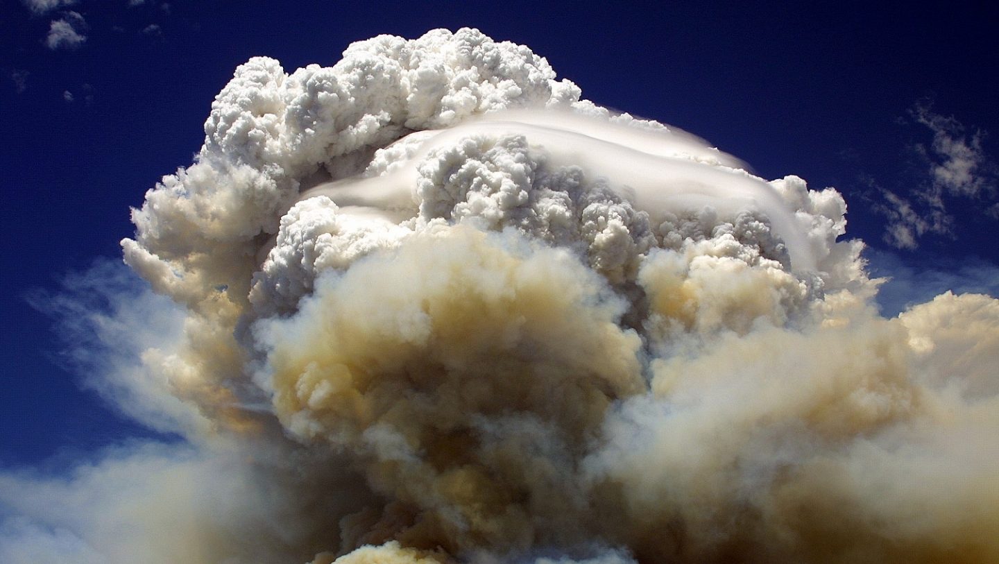 wildfires and thunderstorms: complex interconnections spawned by climate change 3 190808 plume full