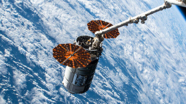 Cygnus spacecraft and ISS robotic arm