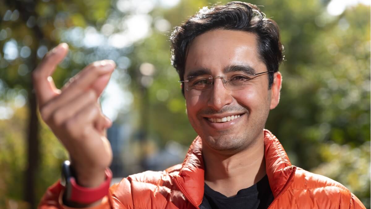 photo of researcher snapping fingers