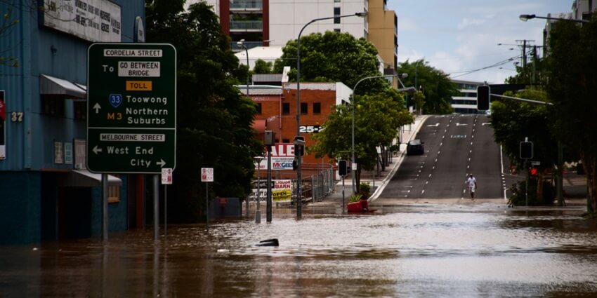 Cordelia street in south Brisbane in flood waters. Credit Neil Gavin 850