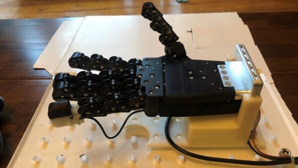 Robotic hand with 3D printed fingertip 1200 1