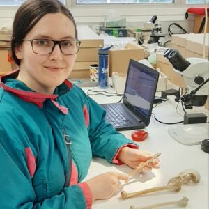 unearthing australia’s ancient birds of prey 4 Ellen labphoto 850