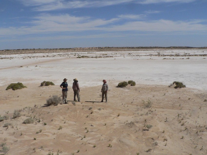 unearthing australia’s ancient birds of prey 3 Paleontologists looking for ancient bird fossils