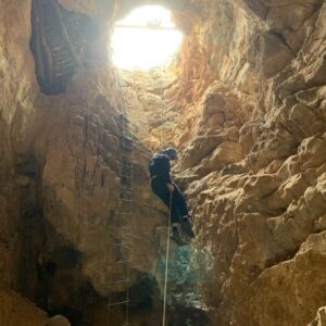 unearthing australia’s ancient birds of prey 1 Mairs cave aaron camens 850