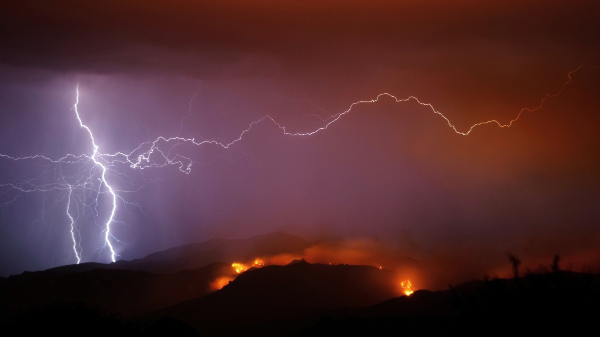 lightning thunderstorm and bushfire together