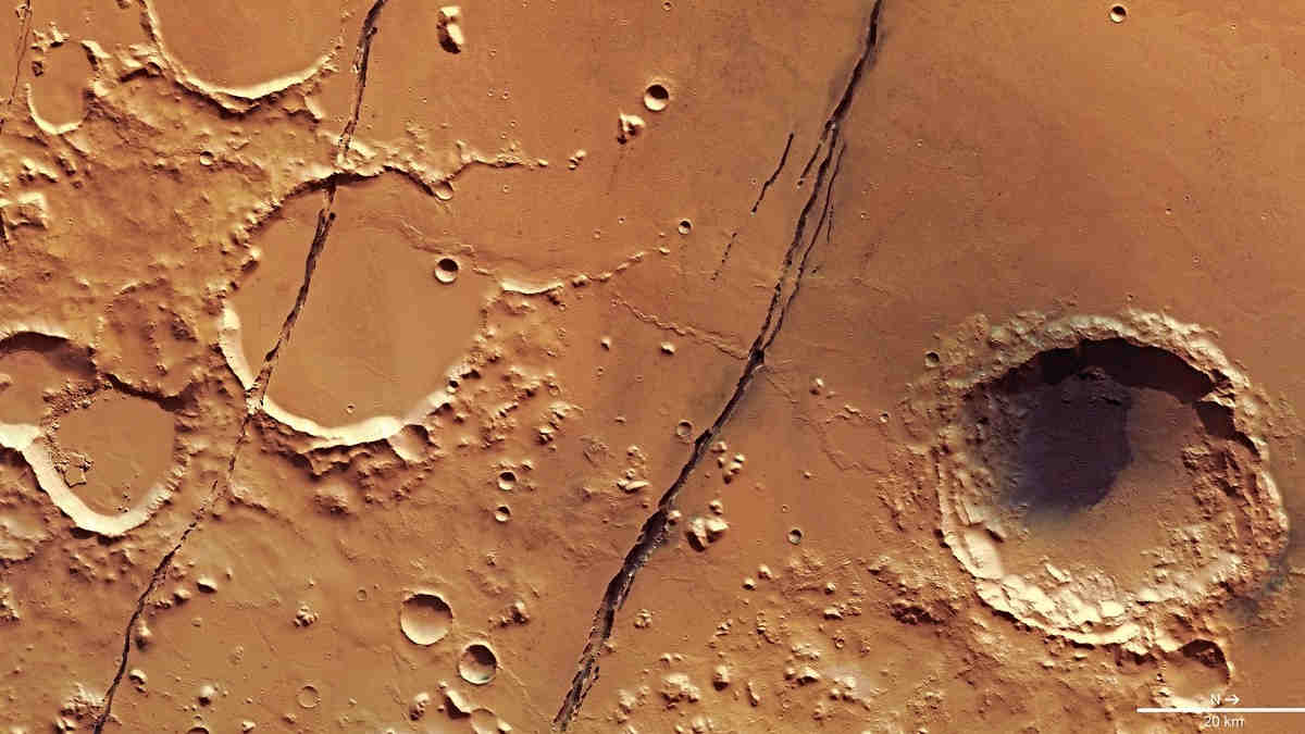 orbital-view-of-cerberus-fossae-on-mars