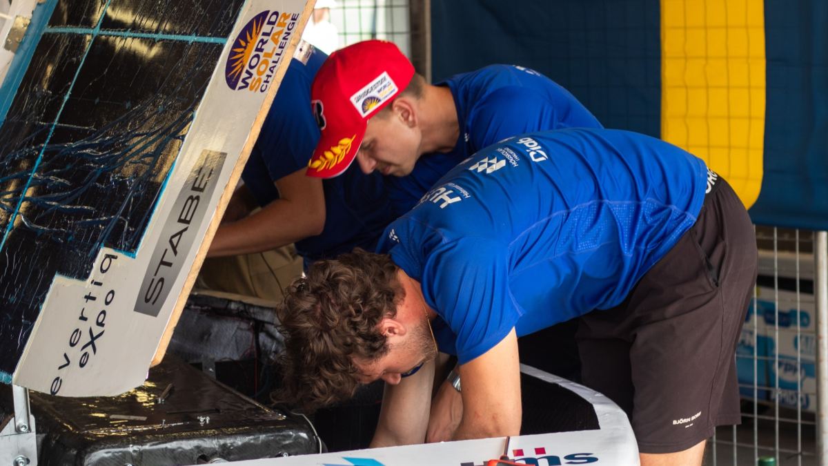 keeping cool, swedish style 2 Solar team crews inspect their car