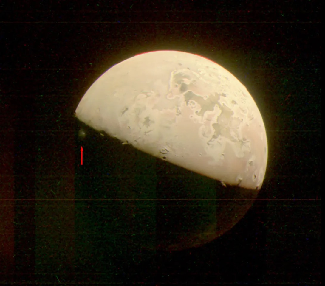 io eruption captured by juno 1 Image